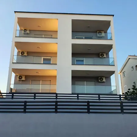 Penthouse Dream Look